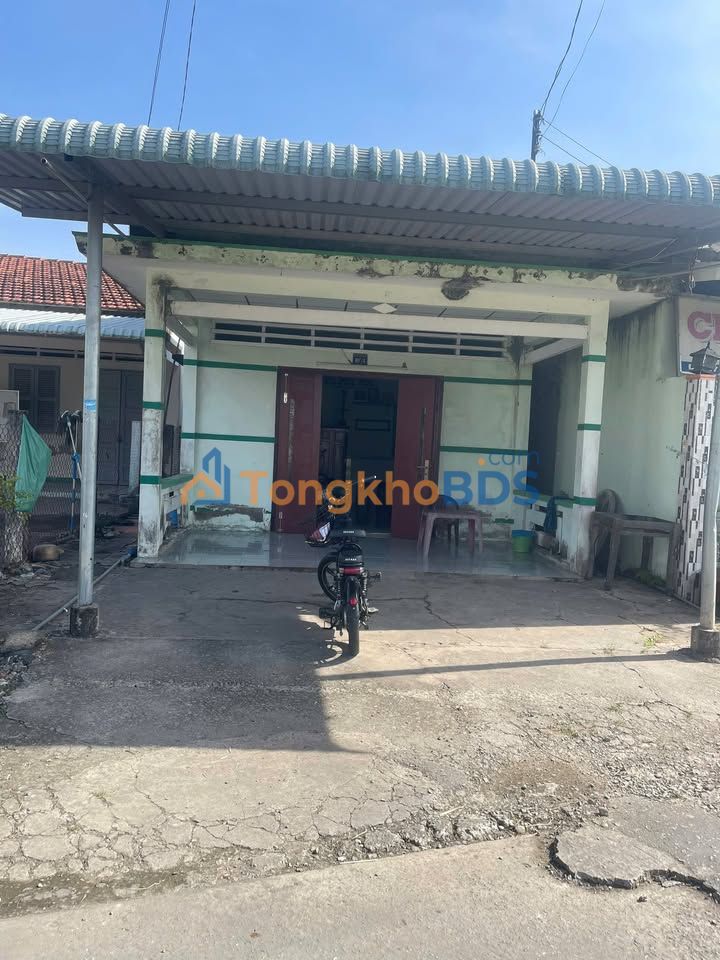 Bán gấp nhà cấp 4 105m² Mỹ Thạnh, Giồng Trôm, Bến Tre - Giá 900 triệu