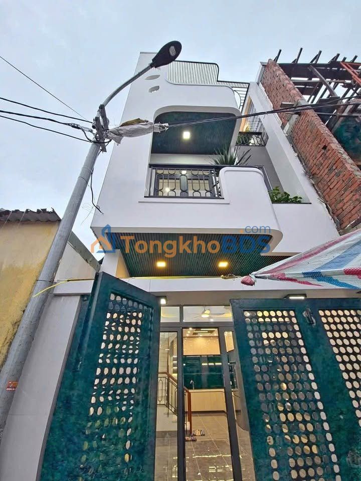 Nhà 3 Lầu P. Hội Nghĩa, Tân Uyên - 200m², Sổ Riêng, Giá 2.2 Tỷ