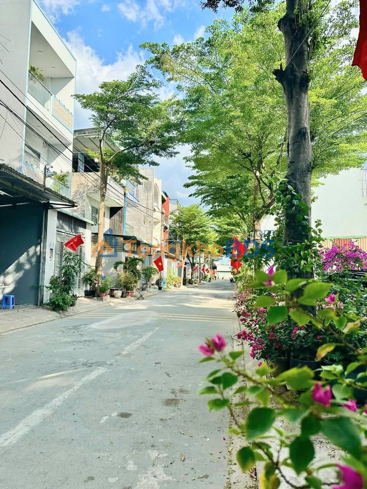 Nhà Mặt Tiền Lê Văn Việt, Q9 - 104m² - Giá 7.5 Tỷ TL - Kinh Doanh Đỉnh Cao