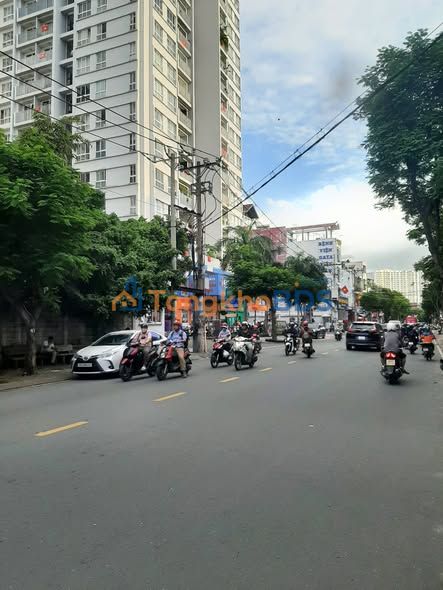 Nhà Phố Quận 10 - 50m² Giá 6 Tỷ, 2PN, Hẻm Thông Thoáng