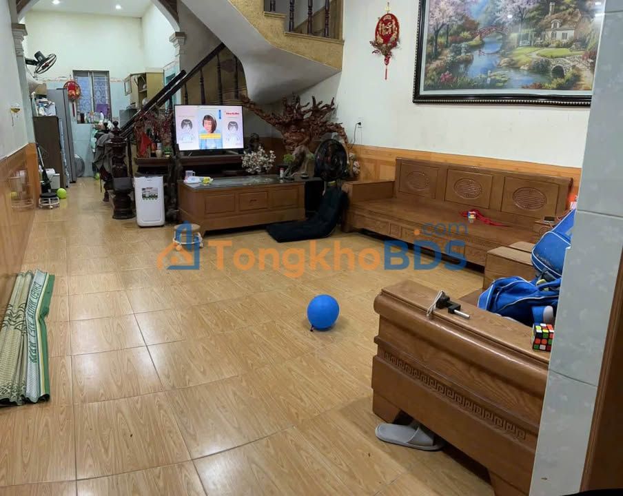 Nhà 50m² 3 Tầng Gần Chợ Đậu, Lý Bôn - Giá 2.1 Tỷ