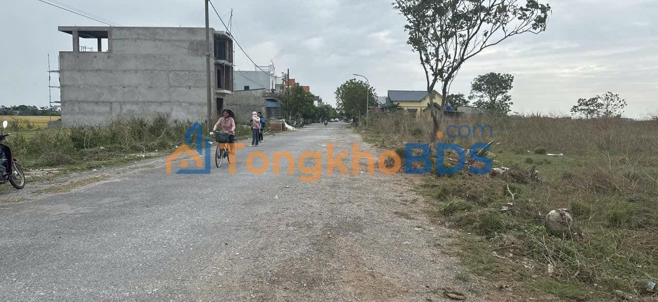 Đất Nền Trục Xã Hồng Tiến, Kiến Xương - 100m² Sổ Hồng, Giá Tốt