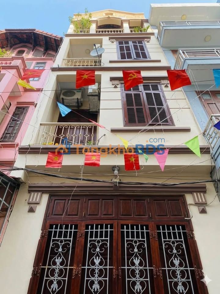 Nhà Mễ Trì 40m² Giá Hơn 10 Tỷ - Ngõ Nông Thẳng, Ô Tô Tránh