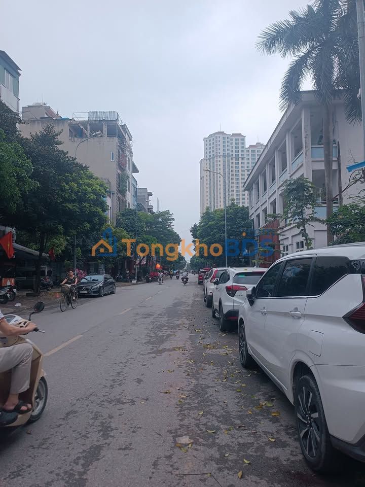 Nhà Phố Lương Văn Can Hà Đông 52m² - 5 Tầng Đủ Nội Thất - 20 Tỷ