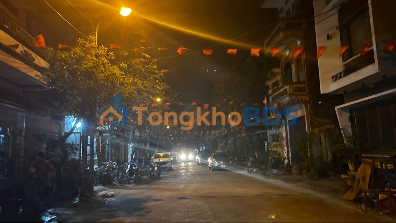 Đất nền Sơn Tây 73m² tặng nhà 3 tầng - Sổ đỏ vuông vắn, ô tô tránh