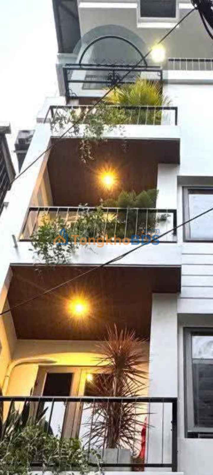 Bán Gấp Nhà Lạc Long Quân, Tây Hồ - 275m², 7PN, 10 Tỷ - Sổ Đỏ Sạch