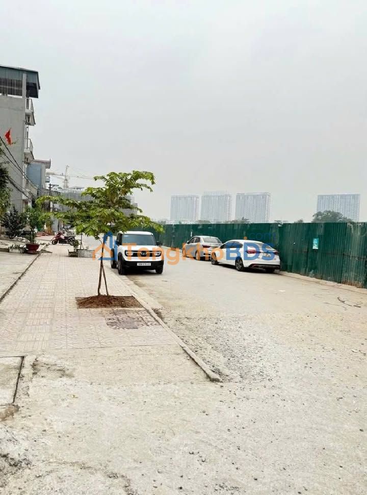 Nhà Lô Góc Việt Hưng 65m² - 5 Tầng Mới Tinh - Ô Tô Tránh - 9.2 Tỷ