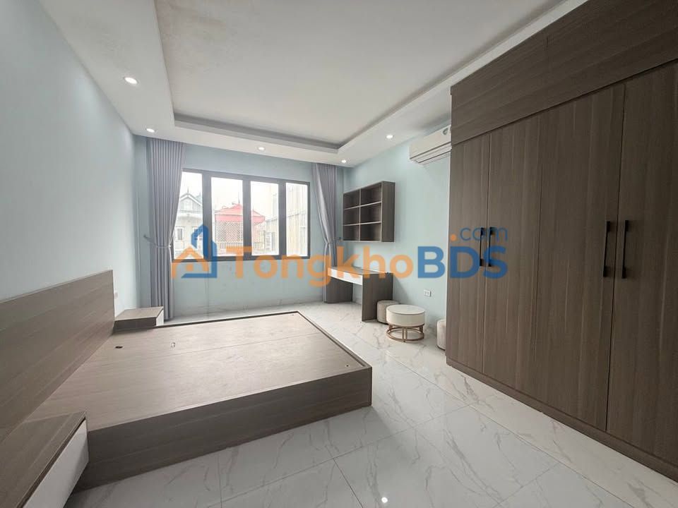 Nhà 4 Tầng Nguyễn Văn Cừ, Long Biên - 4PN, Sổ Hồng Chính Chủ 6 Tỷ