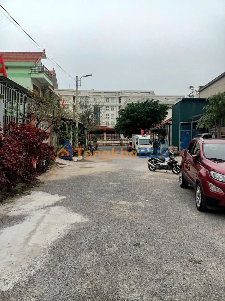 Đất Vàng Đồng Hới - Ngay Cổng Phụ, Đường Nhựa Trung Tâm 110m²