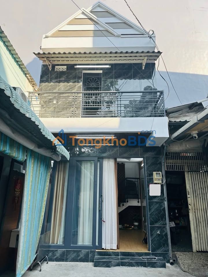 Nhà Gò Vấp 3.3 Tỷ - 2PN, Hẻm 5m, Gần Cityland Nguyễn Văn Lượng