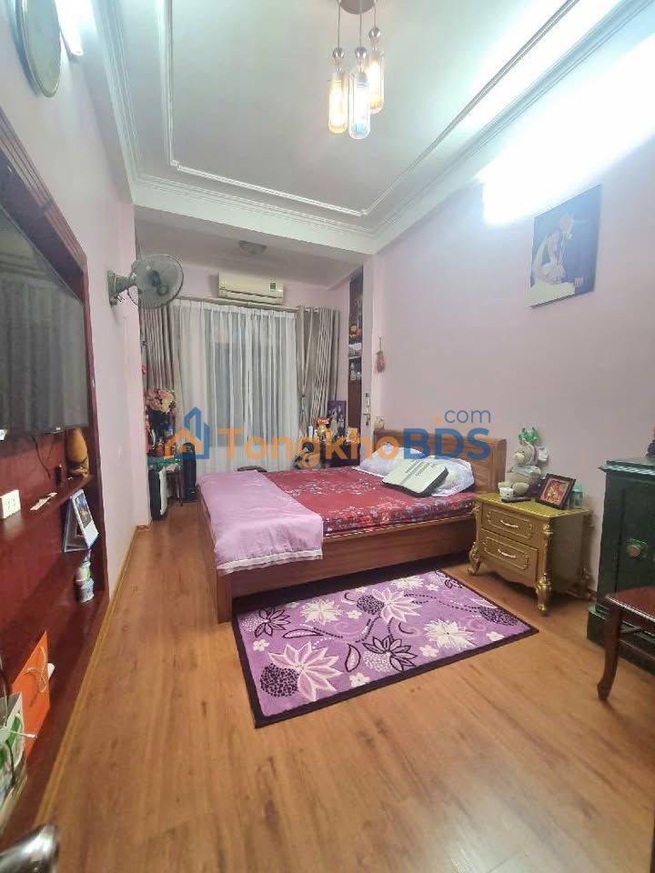 Nhà 4 Tầng Tây Sơn, Đống Đa 50m² - Ngõ Nông Gần Phố, 13.9 Tỷ