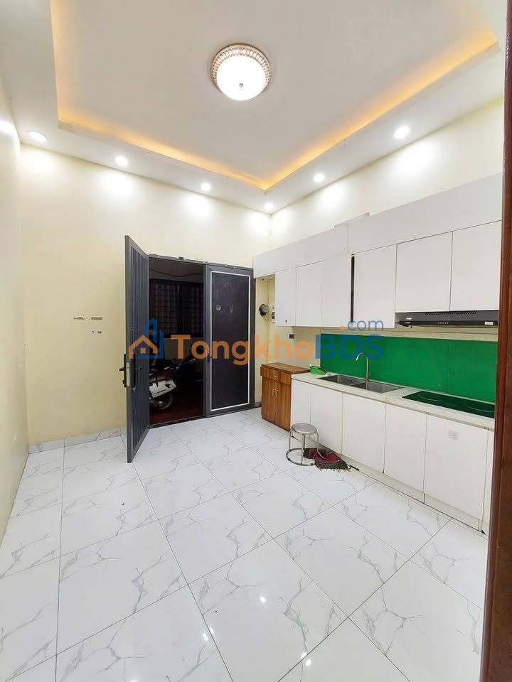 Nhà Nguyên Căn Nghi Tàm Tây Hồ 40m² - Full Nội Thất, Giá 5.5 Triệu/tháng