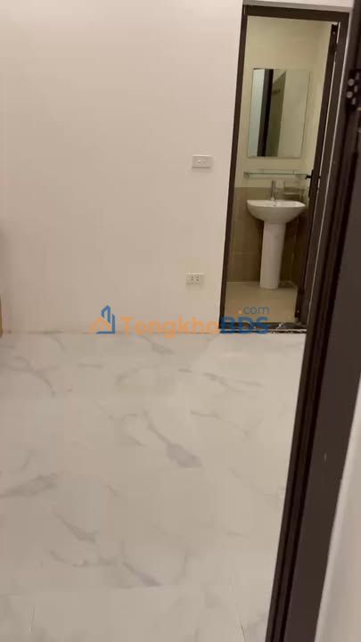 Cho thuê căn hộ 3 phòng Ngõ 142 Trần Khát Chân, Hai Bà Trưng - Sẵn Sàng Ở Ngay