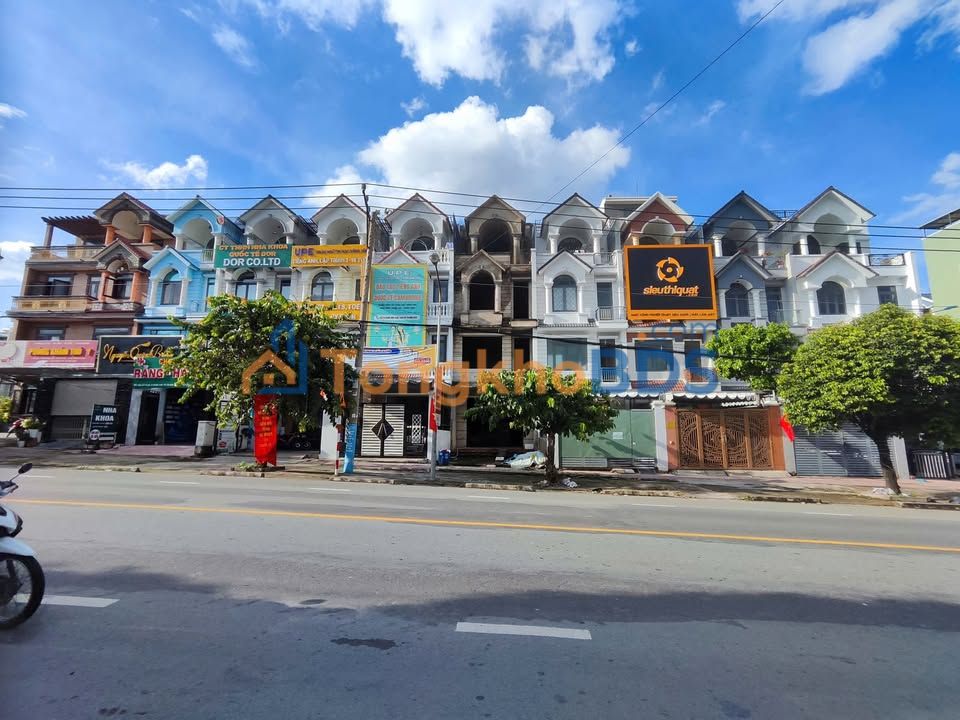 Nhà Phố Mặt Tiền ĐT743A Dĩ An 103m², 7.4 Tỷ - Kinh Doanh Đỉnh Cao