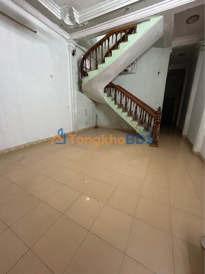 Nhà 3 Tầng Nam Ngạn 80m² - 3PN Đường Ô Tô Giá Chỉ 4.5 Triệu/Tháng