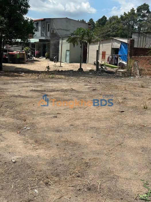 Đất Vàng Trung Tâm Việt Kiều - Sổ Hồng Riêng - Giá 3xx Triệu