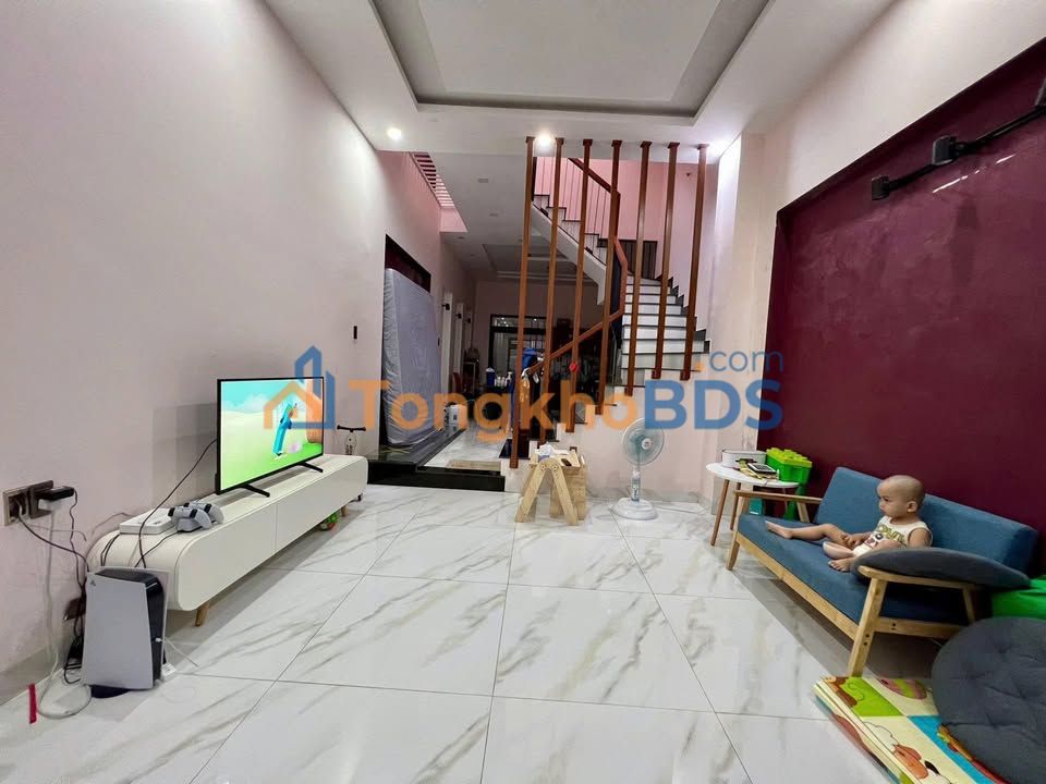Nhà 3 Tầng Full Nội Thất, 180m² Kiệt Quang Trung, Hải Châu - Giá 14 Triệu