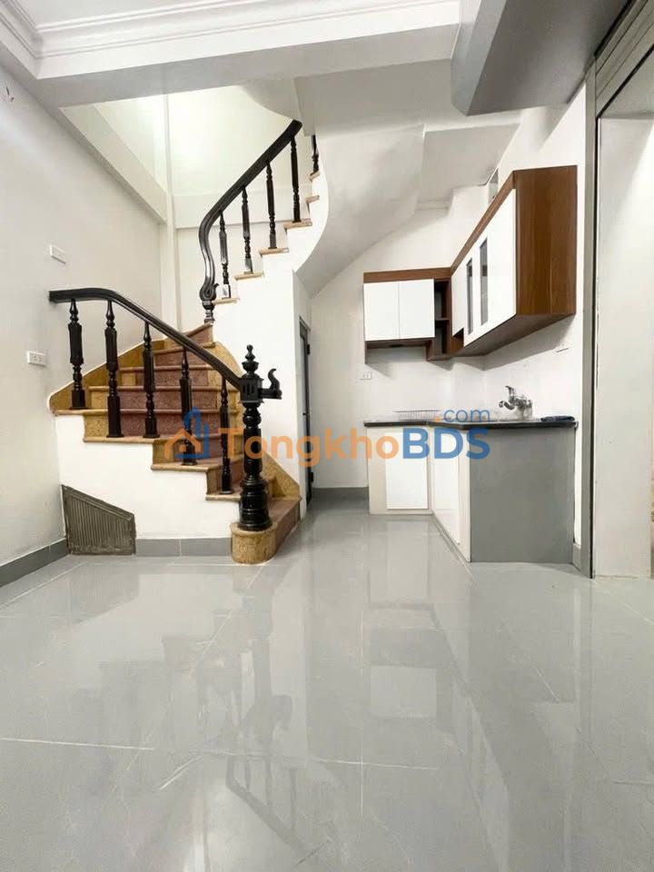 Nhà Ngõ Bạch Đằng Hoàn Kiếm 15.5m² - 5 Tầng Full Đồ, Giá 4.85 Tỷ