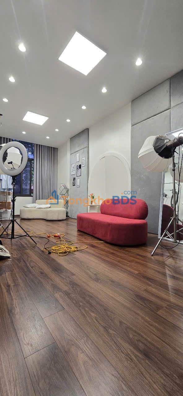 Nhà Mặt Tiền Nguyễn Xiển 50.4m², 4 Tầng, 2 Mặt Tiền - Giá 21 Tỷ