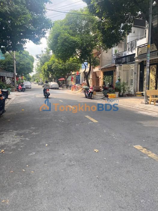 Nhà Mặt Tiền Tân Phú 90m² - 13.5 Tỷ - Gần Chợ Nguyễn Sơn