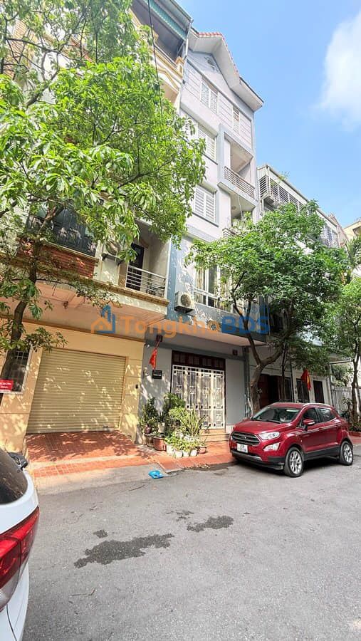 Nhà Mặt Tiền 10.6m Ngõ Ô Tô Tránh Bồ Đề, Long Biên - 80m², 5 Tầng, 28.8 Tỷ