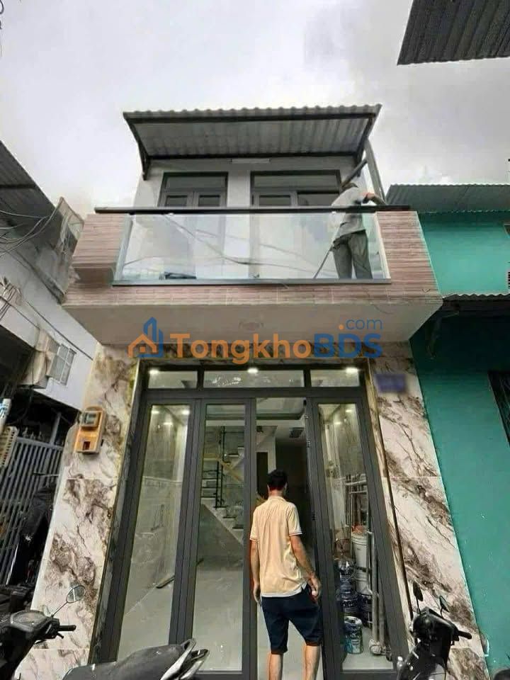 Nhà Nguyên Căn 40m² Lạc Long Quân, Q11 - 2PN, Giá 10 Triệu/Tháng