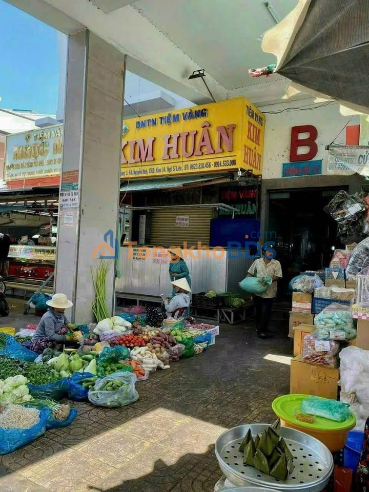 Sang Nhượng Quầy Vàng Bạc Góc 2 Mặt Tiền Chợ Phan Thiết - Giá Tốt