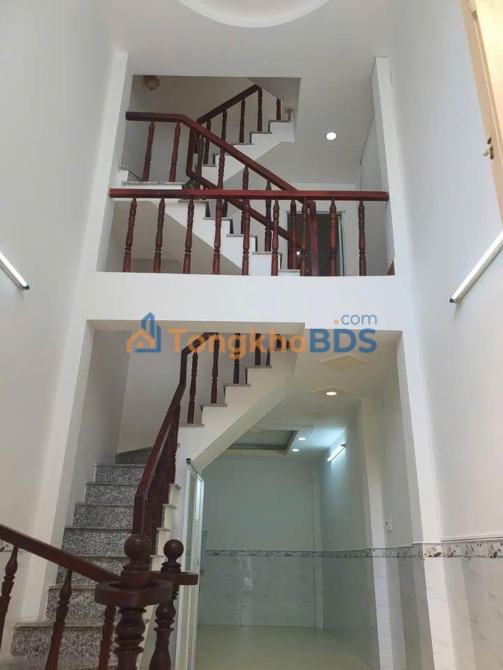 Nhà Hẻm 157 Bá Trạc, Q7 - 33m² (3 Lầu) Giá 5.28 Tỷ - Sẵn Sàng Kinh Doanh