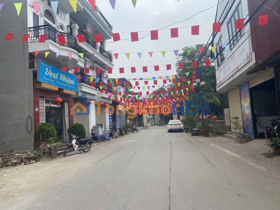 Nhà Lô Góc Hoài Đức 30m², 5 Tầng - Sổ Đỏ Sẵn Sàng Giao Dịch