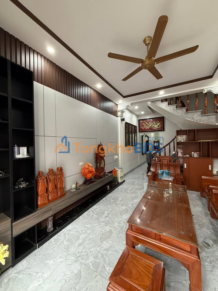 Nhà Nguyên Căn Mặt Tiền Hoa Lư 70m² - Kinh Doanh Sầm Uất 8 Triệu/Tháng