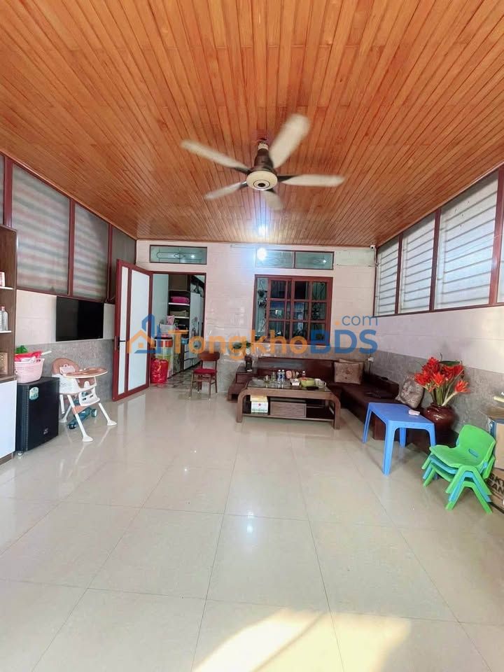 Nhà 100m² Nguyễn Cao Luyện, Yên Bái - Sổ hồng sẵn, giá 2.05 tỷ