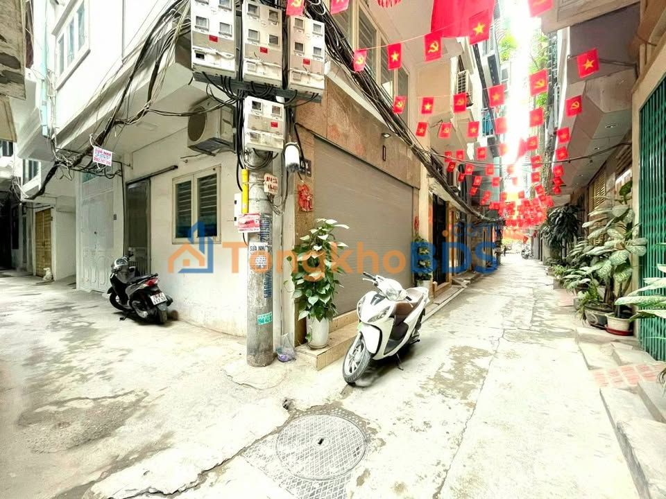 Nhà 40m² Tây Sơn, Đống Đa - 4 Tầng, 2 Thoáng, Sát Ô Tô, Giá 13.6 Tỷ
