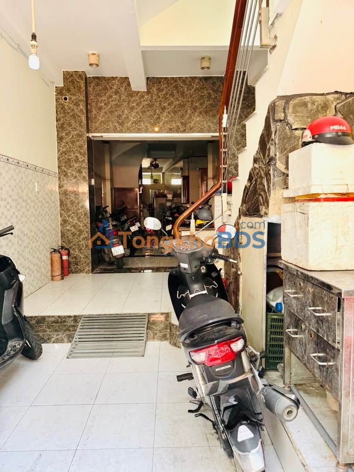 Nhà 4 Tầng Trần Bình Trọng, Quận 5 - 60m² - 6PN - 10 Tỷ TL