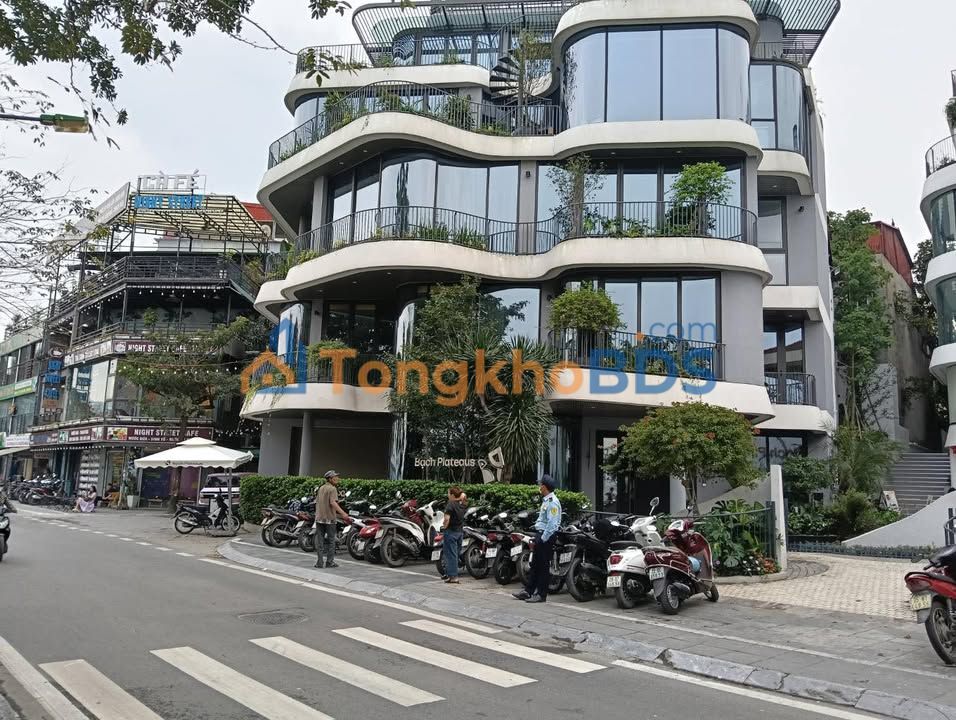 Mặt phố Tây Hồ 250m² - Dòng tiền 100 tỷ, kinh doanh đắc địa