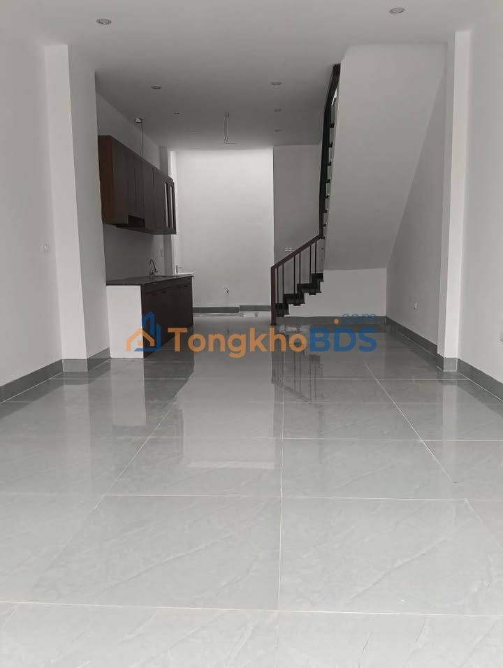 Nhà 3 tầng 60m² Đông Sơn - 2.88 Tỷ, Ô tô đỗ cửa