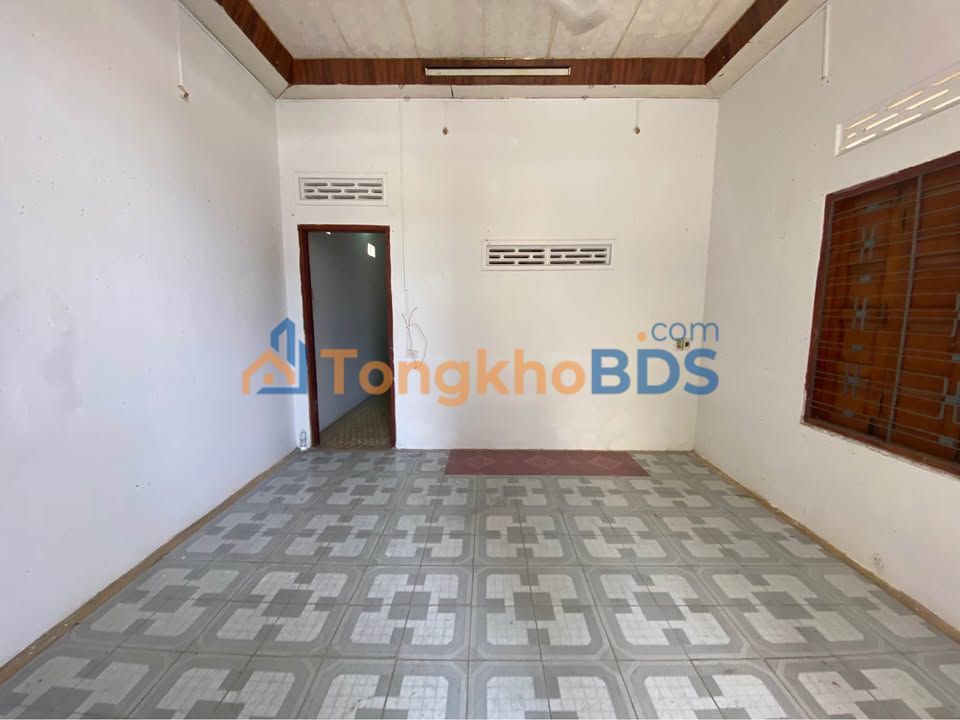 Cho thuê nhà mặt tiền Hòn Chồng, Nha Trang - 250m², 5PN, Kinh doanh đa ngành