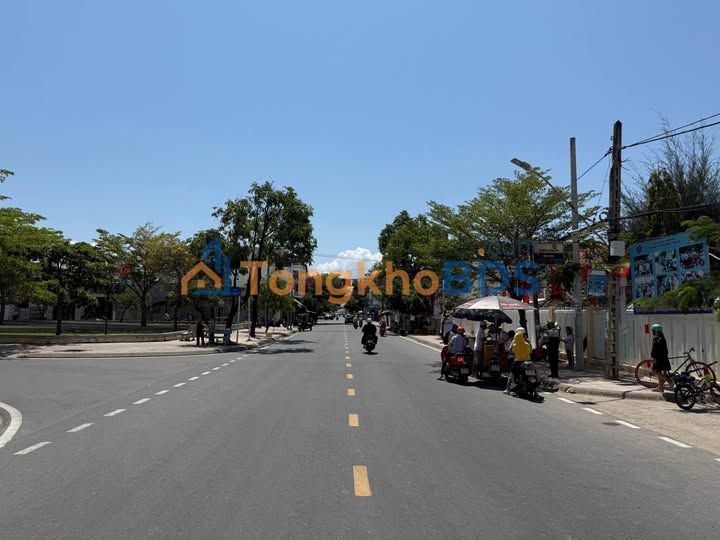 Nhà Mặt Tiền Kinh Doanh Đinh Tiên Hoàng, Vạn Ninh - 310m² - 11.7 Tỷ