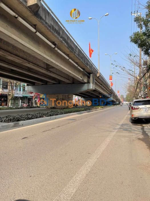 Nhà Mặt Tiền Nguyễn Công Trứ, Ninh Bình - Kinh Doanh Đắc Lợi 74.6m²