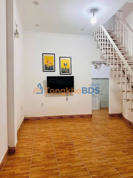 Nhà 30m² Trưng Nữ Vương, Hải Châu - 2.1 Tỷ, 2PN, Sẵn Sàng Ở Ngay