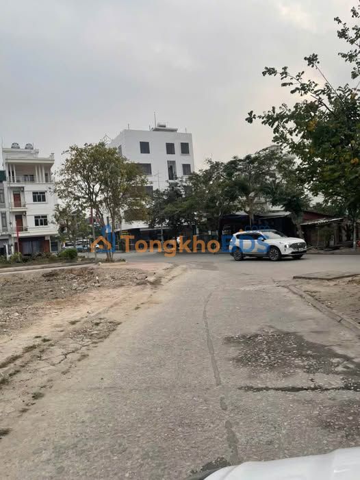 Đất Vàng Uông Bí - 3 Mặt Tiền Trung Tâm, 100m², 1.2 Tỷ, Ngay Vincom