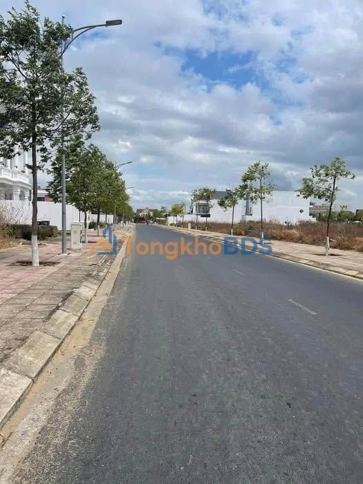 Đất nền 205m² Đào Đình Luyện, Kon Tum - Hướng Tây Bắc, Giá 2 tỷ xxx