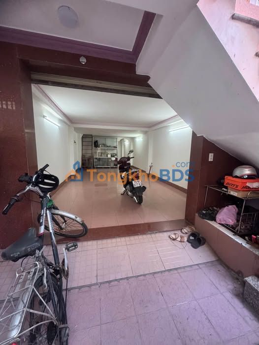 Cho Thuê Nhà Nguyên Căn 4 Tầng Hẻm Bắc Sơn, Nha Trang - 250m², 4PN - Gần Biển Hòn Chồng