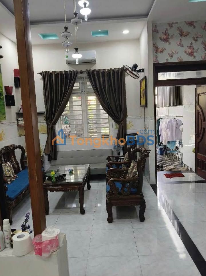 Nhà Đẹp Hóc Môn 114m² - Hẻm Xe Tải 5m, Sổ Hồng Riêng - Giá 5.3 Tỷ