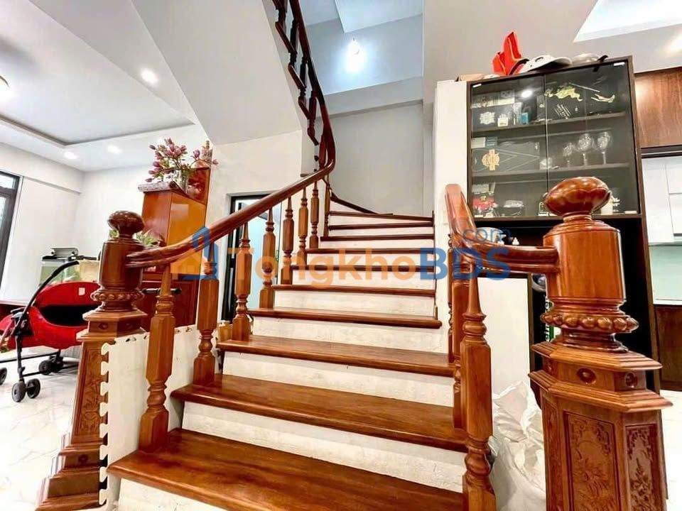 Nhà 5 tầng Vĩnh Ninh, Việt Yên - 40m² - Giá 5.3 Tỷ - Ngõ Ô Tô