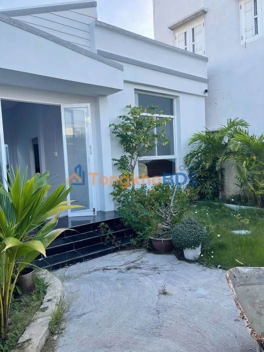 Nhà Cấp 4 Hẻm Nguyễn Thông, Phan Thiết - 80m² Sổ Hồng Riêng, Giá 1.7 Tỷ