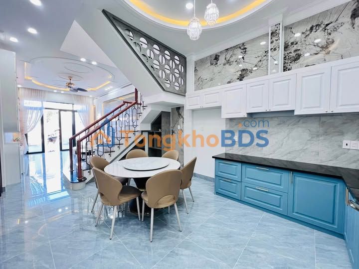 Nhà 120m² Hẻm Nguyễn Thiếp, Pleiku - 3PN, Oto vào nhà, Giá 2.49 Tỷ