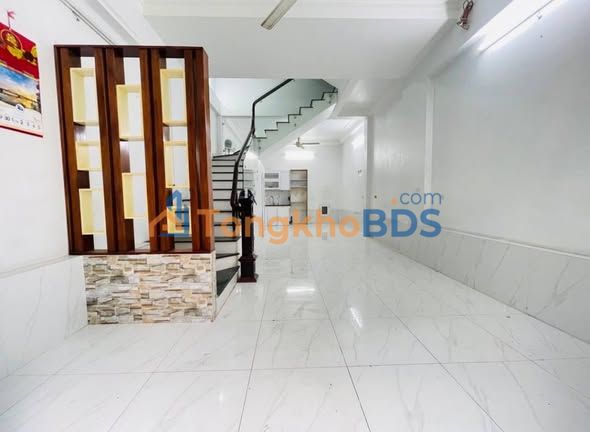 Nhà 3 Tầng Ngọc Hồi, Thanh Trì 45m² - Sổ Đỏ Sẵn Sàng, Giá 5.5 Tỷ