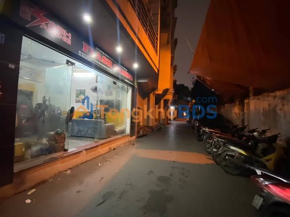 Nhà Mặt Tiền Rộng 8.2m Dịch Vọng Hậu, Cầu Giấy - 32m², 5 Tầng, Giá 10 Tỷ