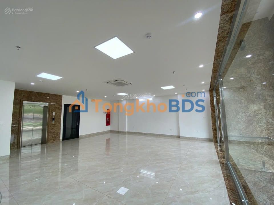 Cho thuê văn phòng Lê Văn Lương, Thanh Xuân - 230m² - 70 triệu