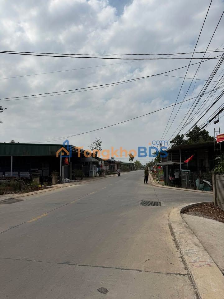 Đất Nền Buôn Hồ 100m² - Hai Mặt Tiền - Giá 3.9 Tỷ - Bán Gấp